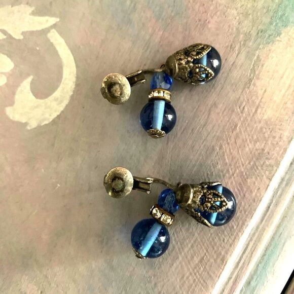 Blue glass Drop Clip earrings, in Silver, Vintage, Unmarked - Picture 4 of 4